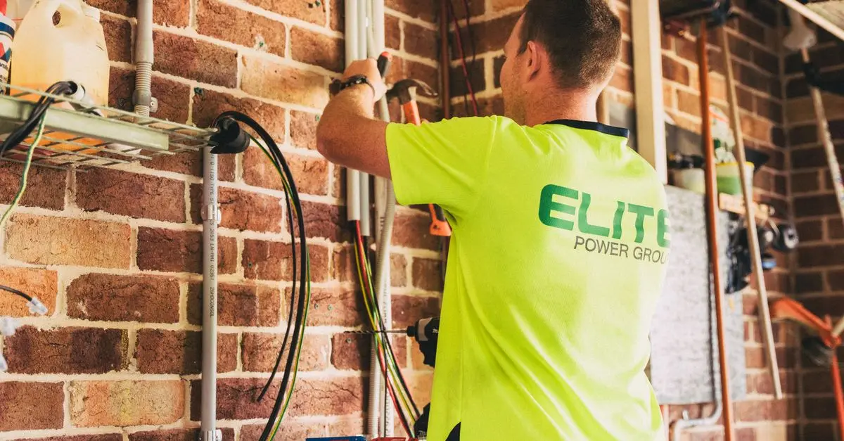 Installer un Tableau Électrique : Étapes et Précautions