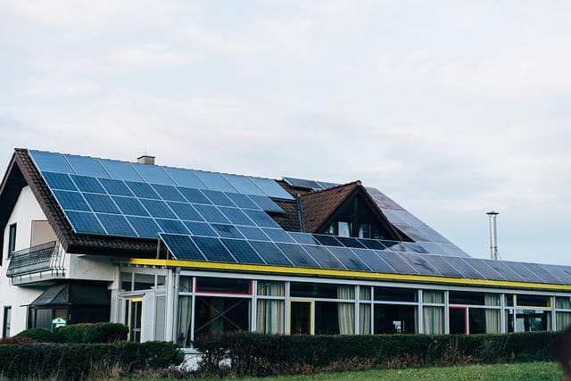 Comment Choisir un Équipement Électrique Écologique et Efficace